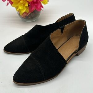 Crown Vintage Black Suede Pointy Slip On Flat Size 8 BFL6126A